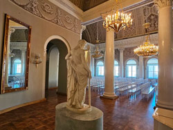 usupovskii dvorec statuia